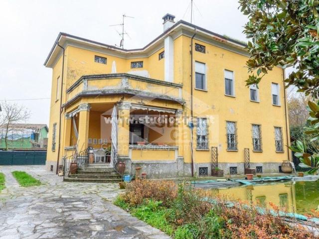 Casa in vendita a Castelleone, Lombardia