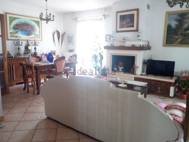 Casa in vendita a Carrara, Marche