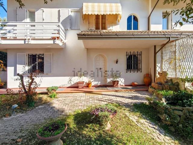 Casa in vendita a Santa Petronilla, Marche