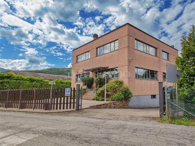 Casa in vendita a Riano, Cunardo