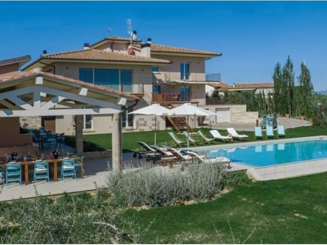 Casa in vendita a Foiano Della Chiana, Toscana