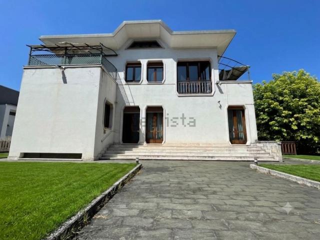 Casa in vendita a Zona Sud, Brescia