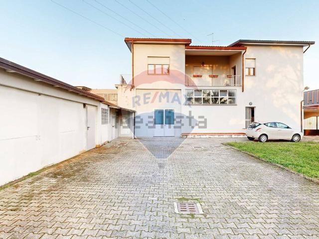 Casa in vendita a Gorgonzola, Lombardia