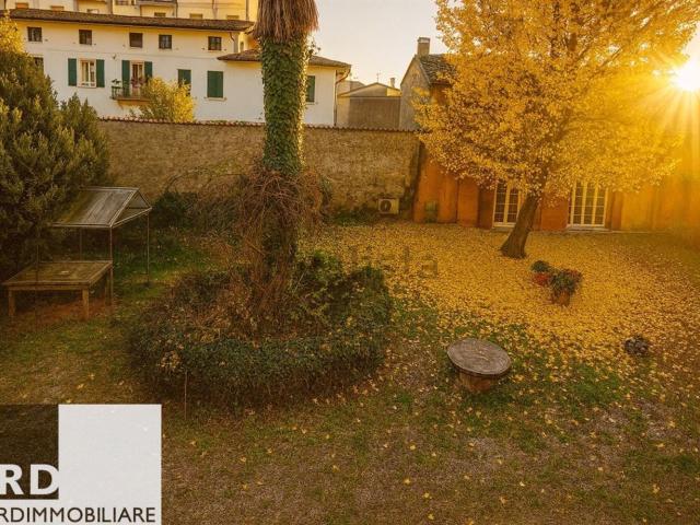 Casa in vendita a Marmirolo, Mantova