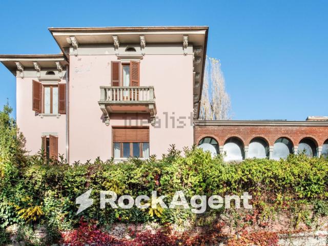 Casa in vendita a Varzi, Lombardia