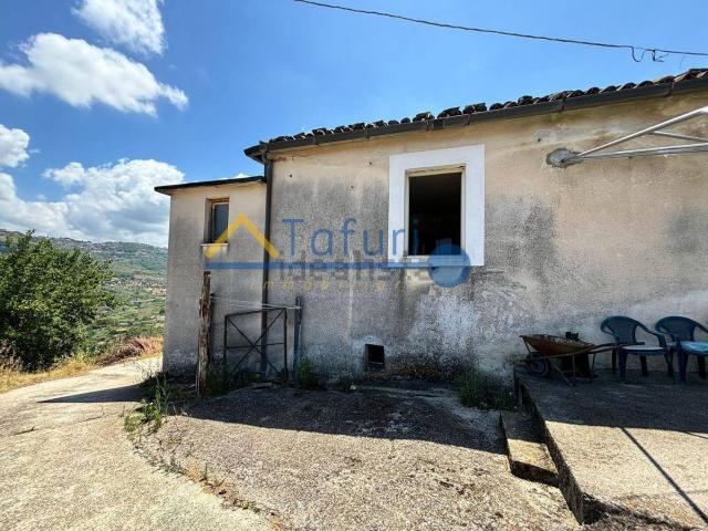 Casa in vendita a Laureana Cilento, Campania
