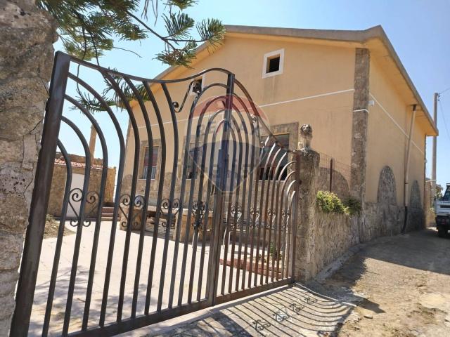 Casa in vendita a Piazza, Sicilia