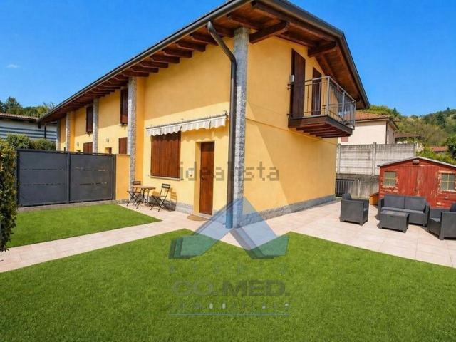 Casa in vendita a Scanzorosciate, Lombardia