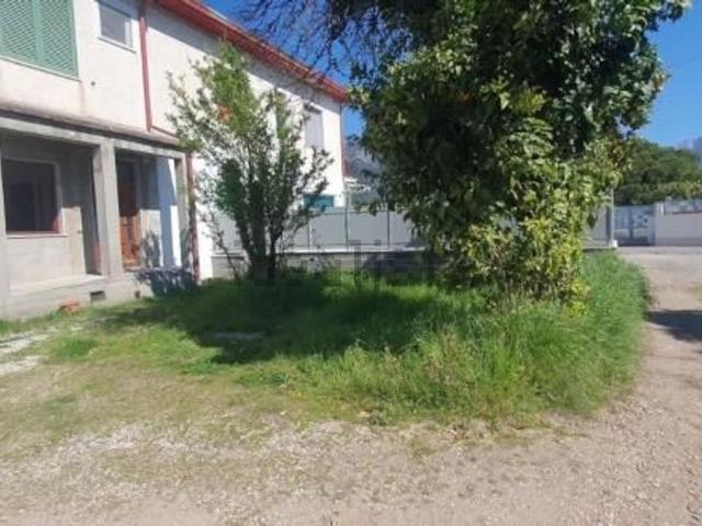 Casa in vendita a Remola, Marina Di Massa