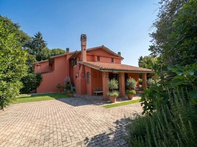 Casa in vendita a Oriolo Romano, Lazio