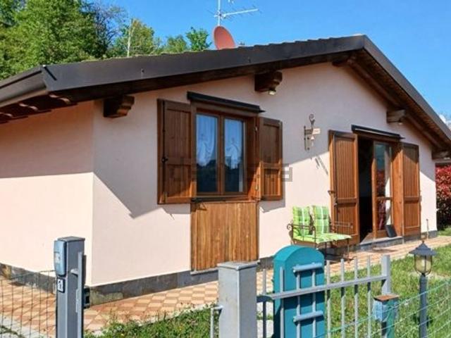 Casa in vendita a Comunità Montana della Valle Brembana, Camerata Cornello