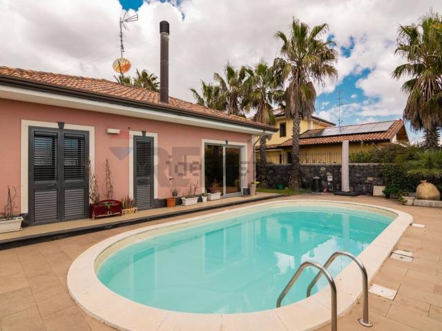 Casa in vendita a Pedara, Sicilia