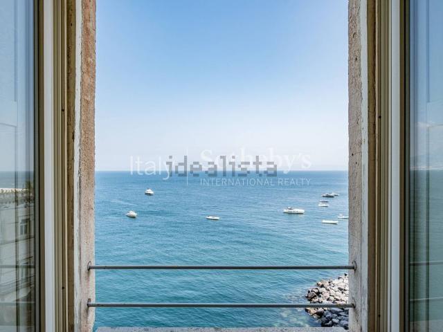 Casa in vendita a Municipalità 1, Campania