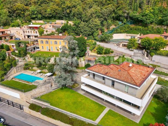 Casa in vendita a Zona Centro, Brescia