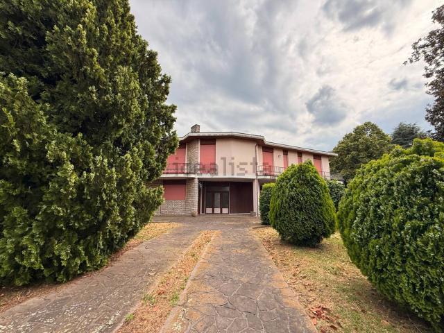 Casa in vendita a Urgnano, Bergamo