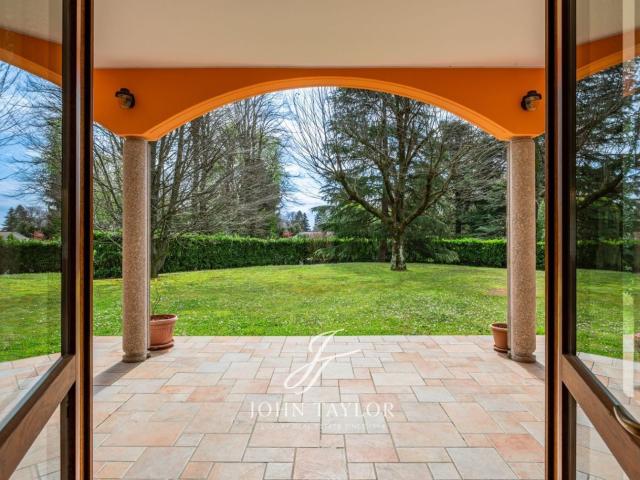 Casa in vendita a Carimate, Lombardia