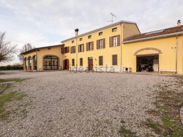 Casa in vendita a Cavallara, Viadana