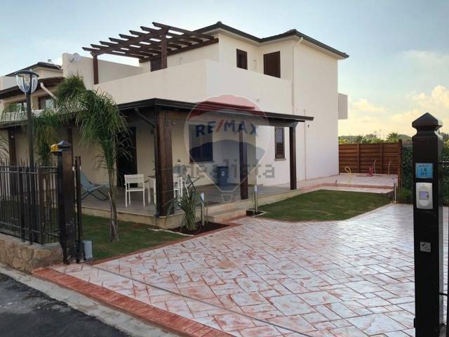 Casa in vendita a Campofelice Di Roccella, Sicilia