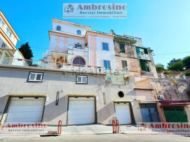 Casa in vendita a San Carlo all'Arena, Napoli