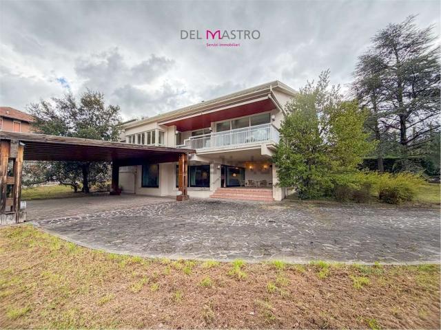 Casa in vendita a Spina, Marche