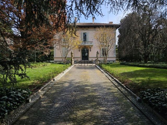 Casa in vendita a Treviglio, Lombardia