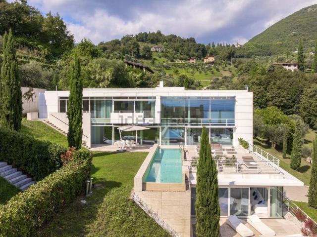 Casa in vendita a Comunità Montana Parco Alto Garda bresciano, Gardone Riviera
