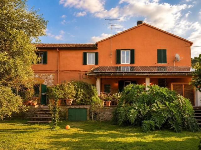 Casa in vendita a Bagno Roselle, Grosseto