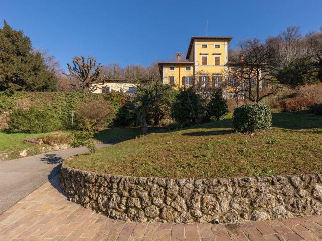Casa in vendita a Fontana, Bergamo