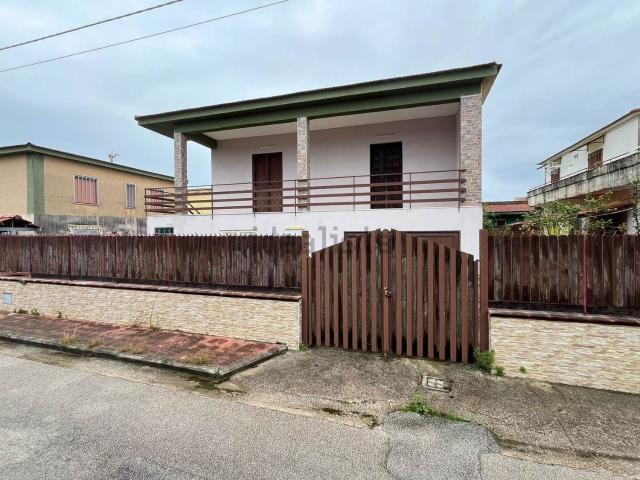 Casa in vendita a Castel Volturno, Campania