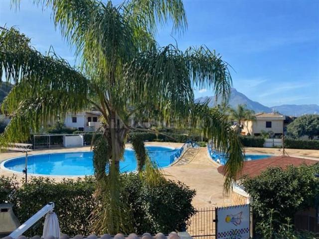 Casa in vendita a Campofelice Di Roccella, Sicilia