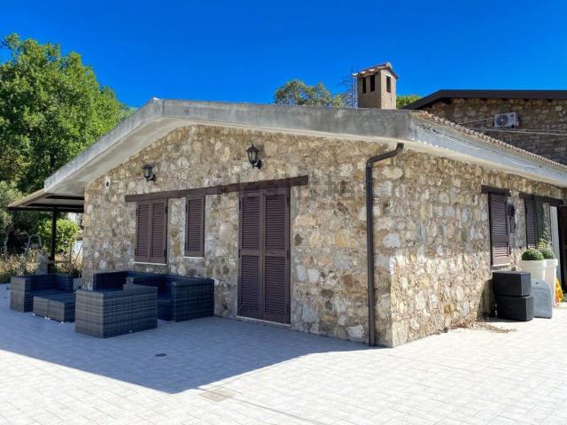 Casa in vendita a San Giovanni A Piro, Campania