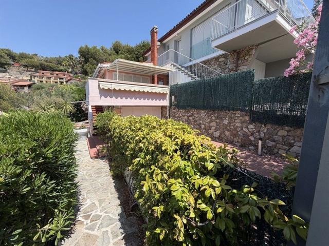 Casa in vendita a Andora, Liguria