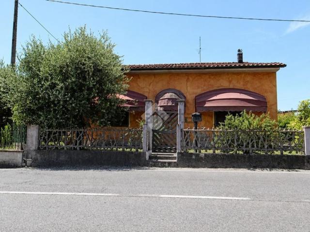 Casa in vendita a Montevettolini, Toscana
