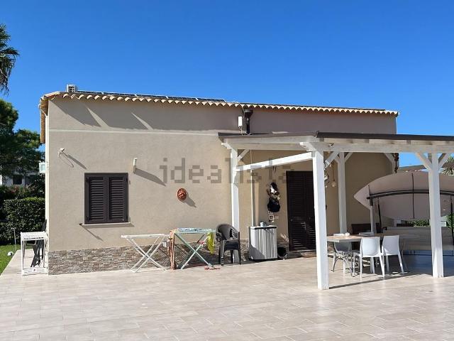 Casa in vendita a Villaggio Elios, Siracusa
