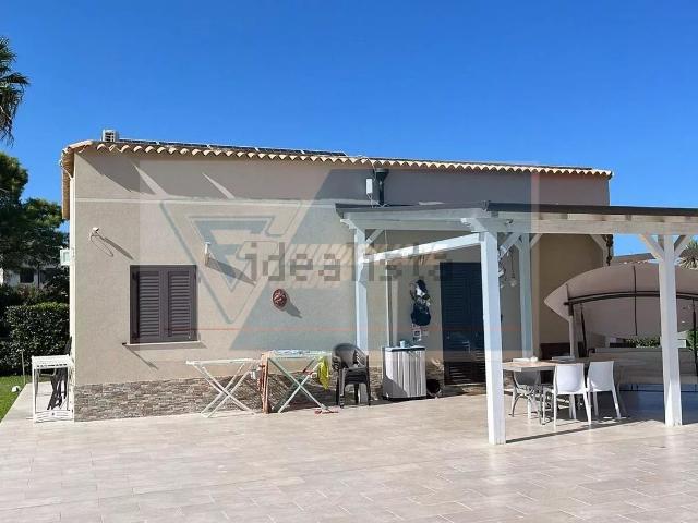 Casa in vendita a Villaggio Elios, Siracusa