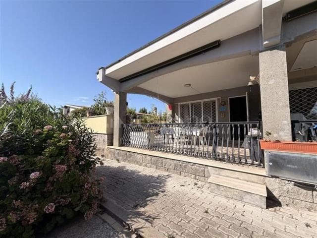 Casa in vendita a Marina di Tor San Lorenzo, Roma Capitale