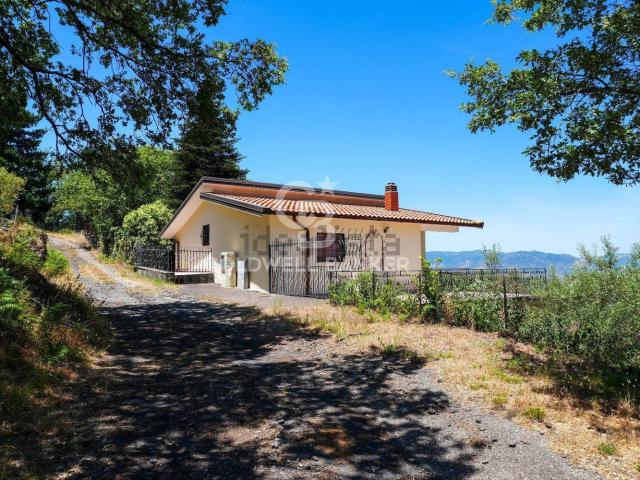 Casa in vendita a Linguaglossa, Sicilia