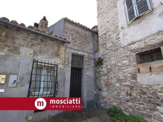 Casa in vendita a Esanatoglia, Macerata