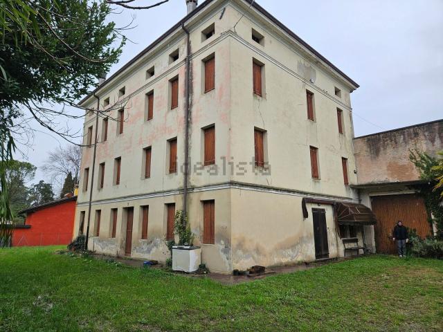 Casa in vendita a Prata Di Pordenone, Friuli-Venezia Giulia