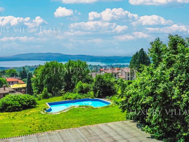 Casa in vendita a Barasso, Lombardia
