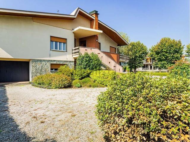 Casa in vendita a Sirone, Lombardia
