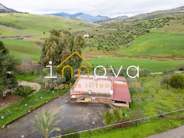 Casa in vendita a Mezzojuso, Sicilia