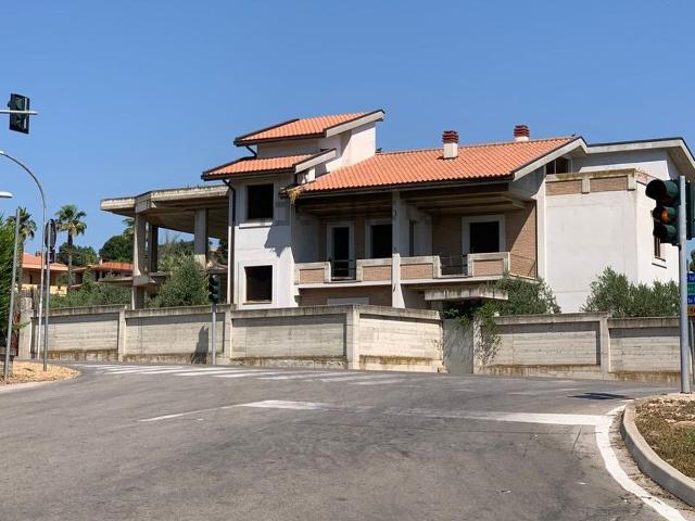 Casa in vendita a San Martino Bassa, Città Sant'Angelo