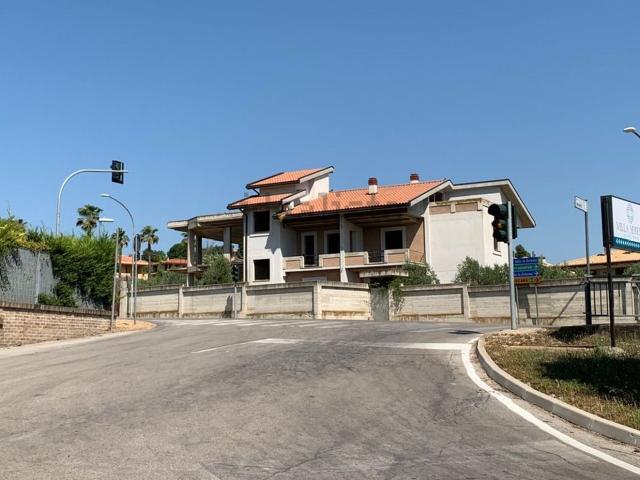 Casa in vendita a Città Sant'angelo, Abruzzo