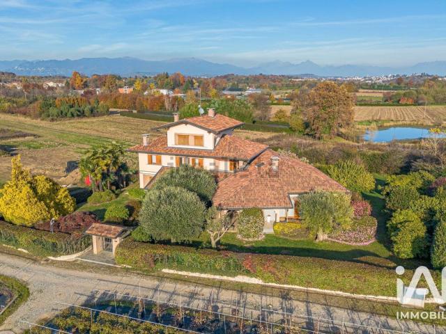 Casa in vendita a Vertemate Con Minoprio, Lombardia