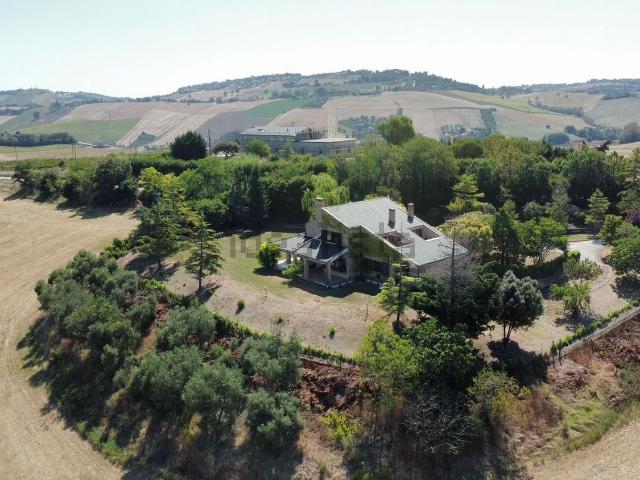 Casa in vendita a Santa Petronilla, Marche