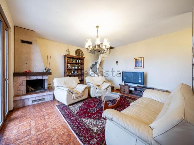Casa in vendita a Nord-Est, Brenzone