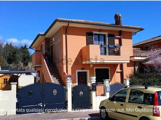 Casa in vendita a Colli al Metauro, Marche