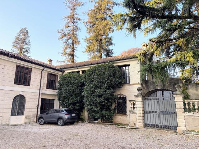 Casa in vendita a Centro, Thiene