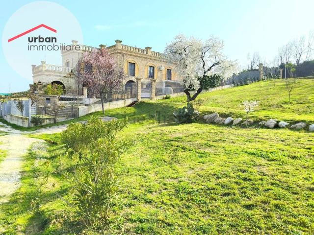Casa in vendita a Unione dei Comuni della Val Vibrata, Tortoreto